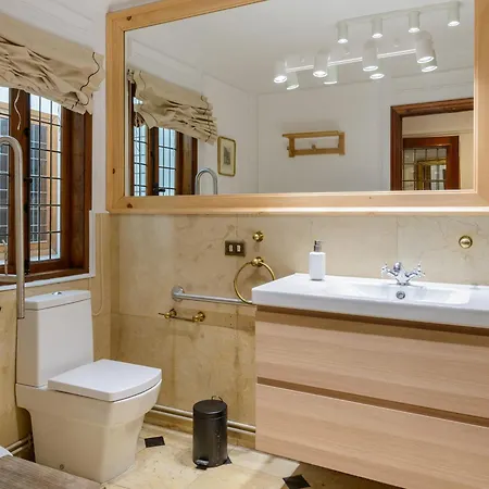 Villa Casa Unica En Pleno Corazon De *