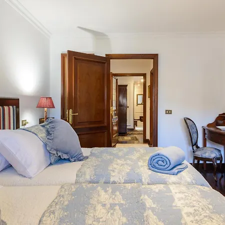 Casa Unica En Pleno Corazon De * Pontevedra